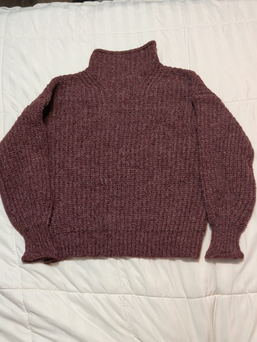 Cozy Ribbed Turtleneck Sweater - Mauve